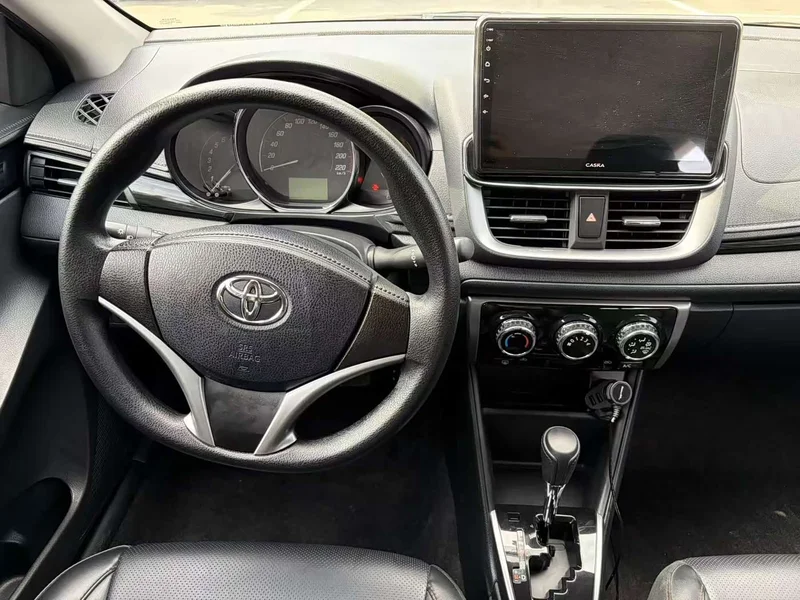 Toyota Yaris L — фото 13