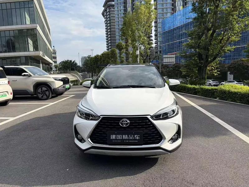 Toyota Yaris L — фото 2