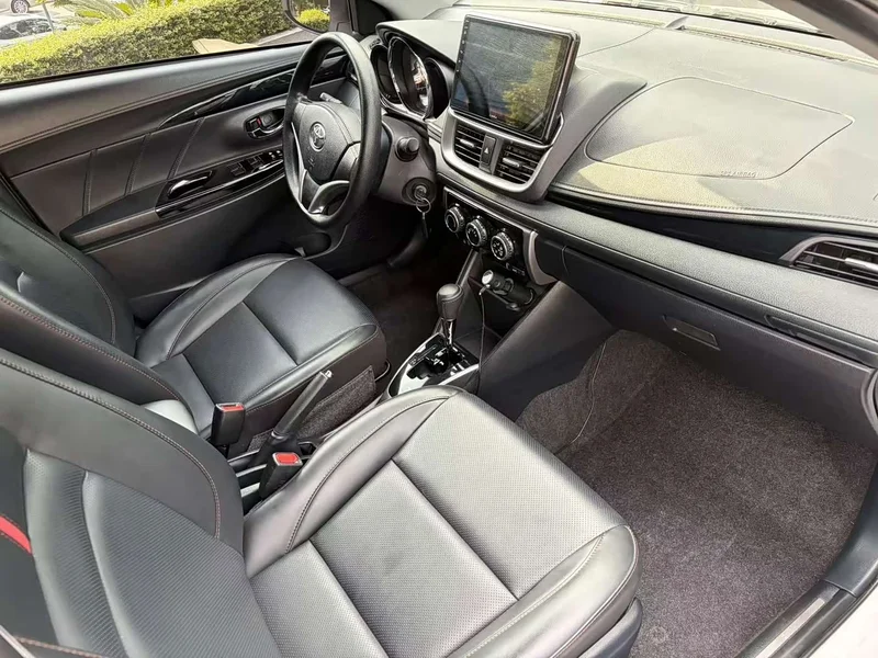 Toyota Yaris L — фото 8