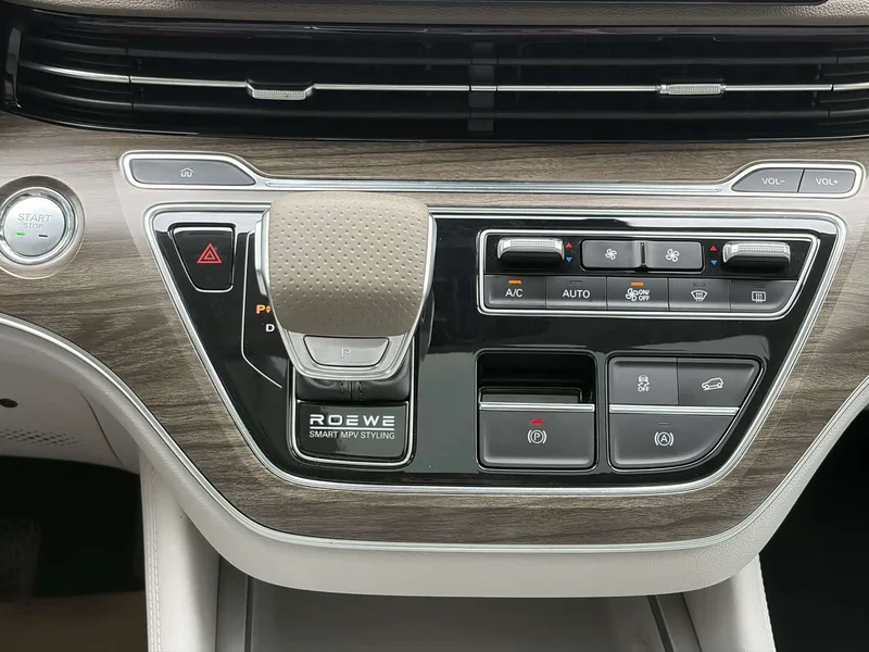 Roewe iMAX8 New Energy — фото 15