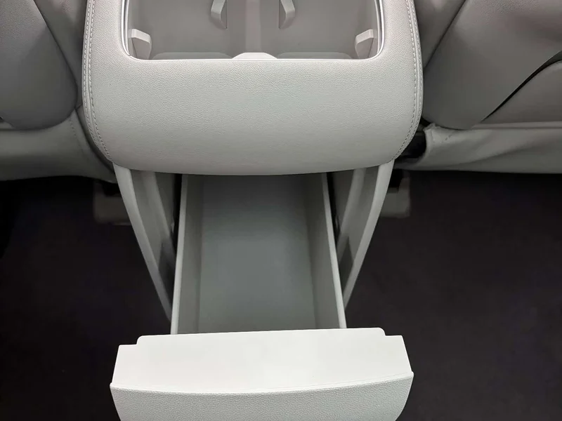 Roewe iMAX8 New Energy — фото 17