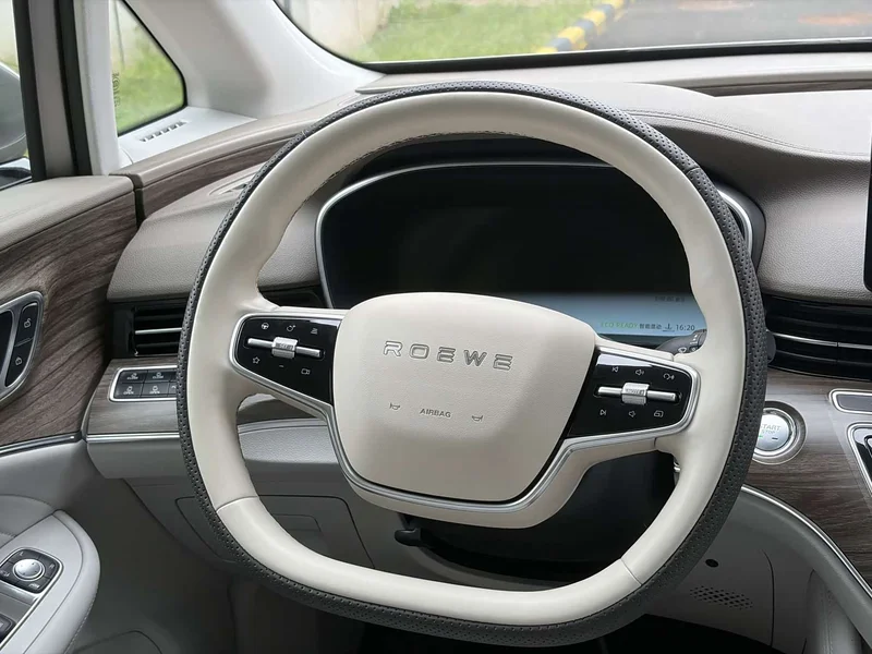 Roewe iMAX8 New Energy — фото 18