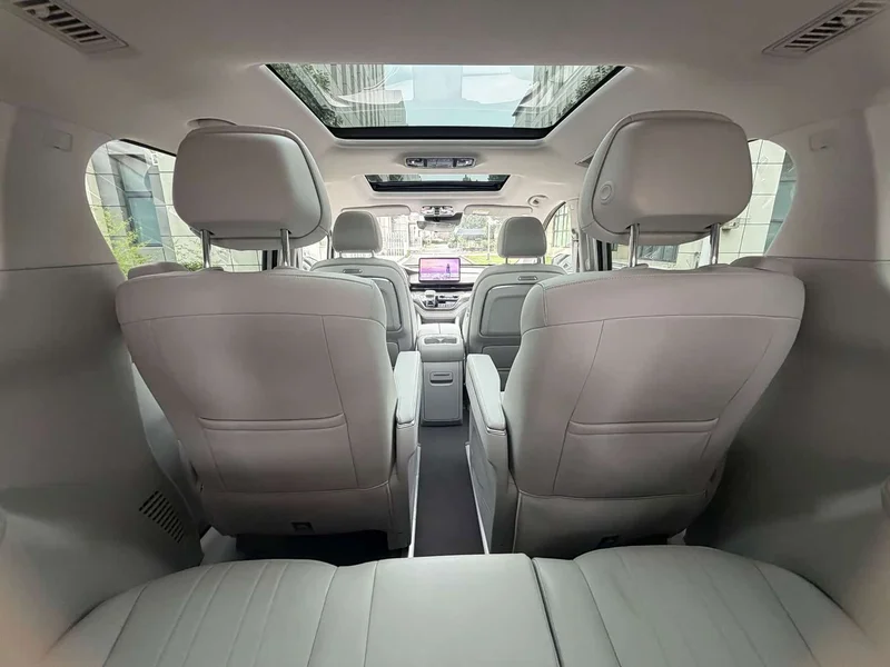 Roewe iMAX8 New Energy — фото 10