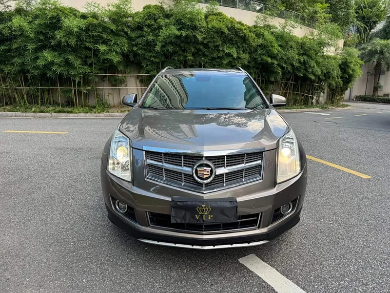Cadillac SRX — фото 2