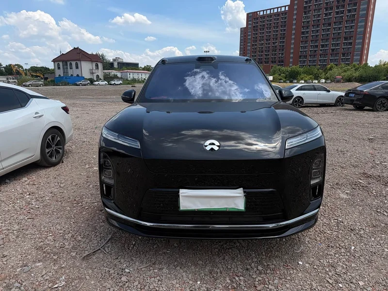 NIO ES8