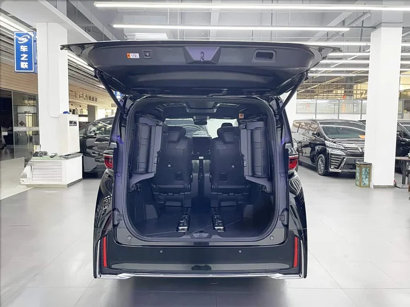 Toyota Vellfire — фото 15