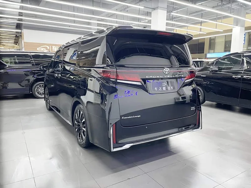 Toyota Vellfire — фото 4