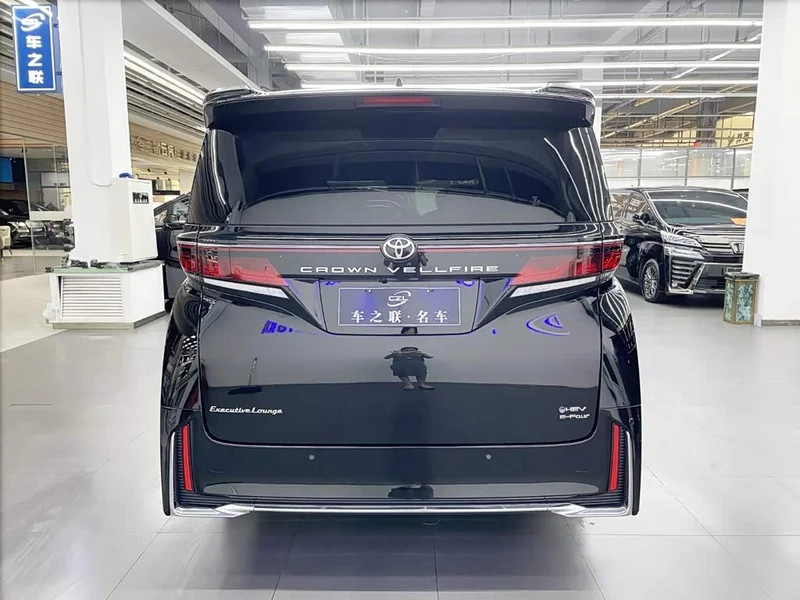 Toyota Vellfire — фото 5