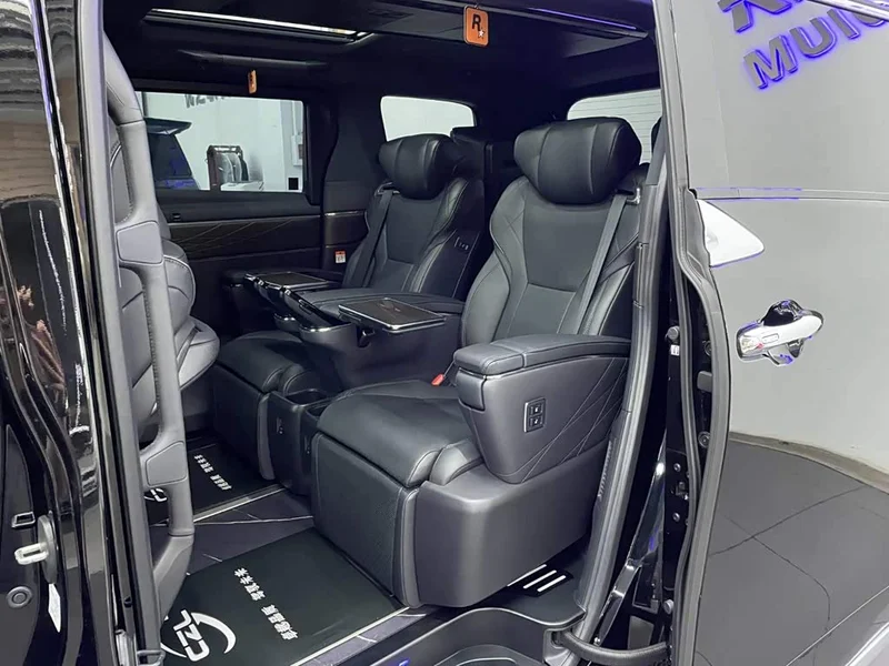 Toyota Vellfire — фото 9