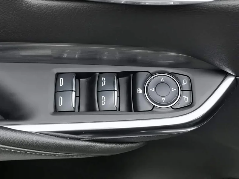 Cadillac XT4 — фото 9