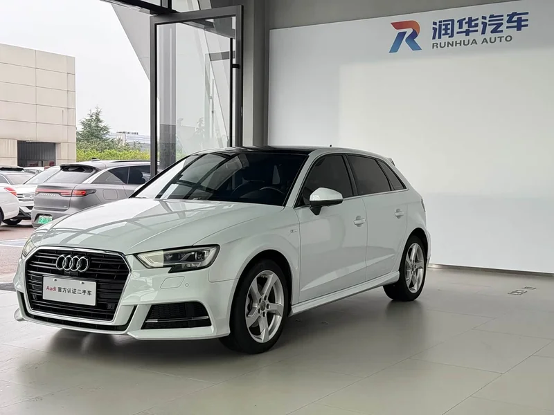 Audi A3 — фото 1