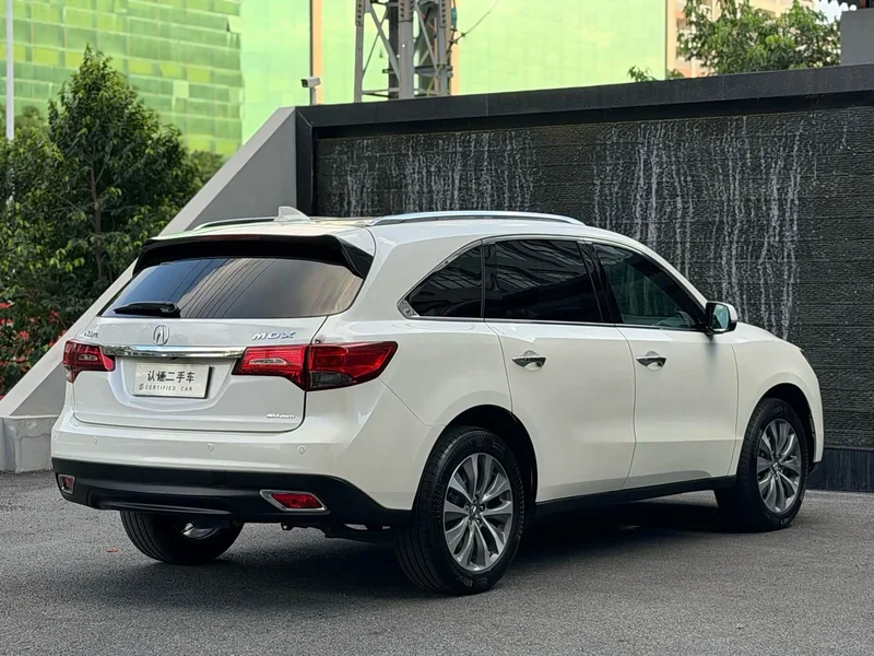 Acura MDX — фото 8