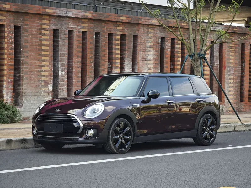 MINI CLUBMAN — фото 1