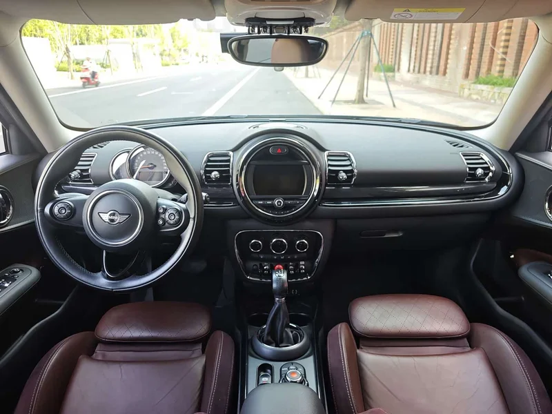 MINI CLUBMAN — фото 9
