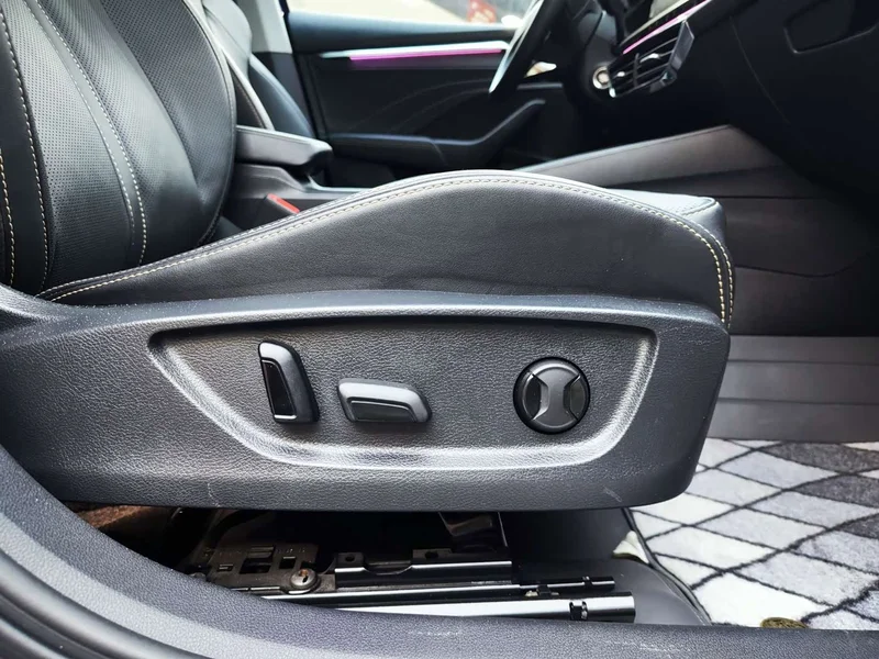 Volkswagen Octavia — фото 9