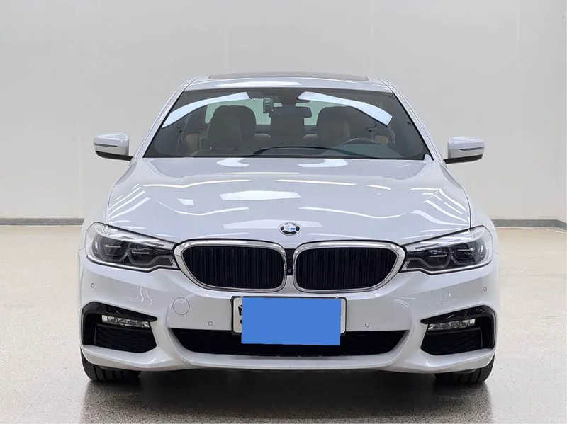 BMW 5-Series — фото 1