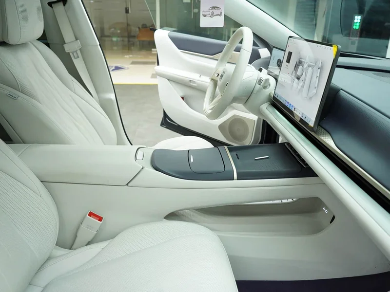 Buick ZhiJing L7 — фото 16