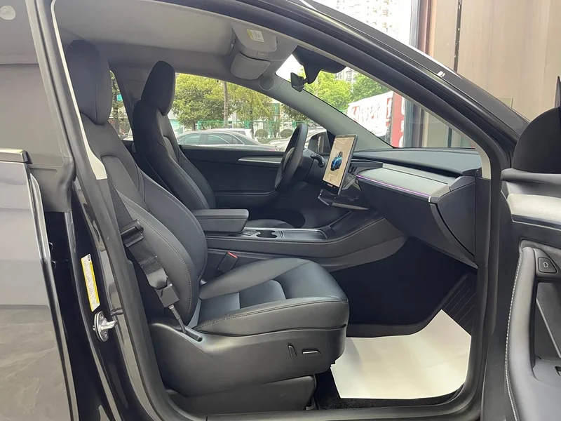 Tesla Model Y — фото 17