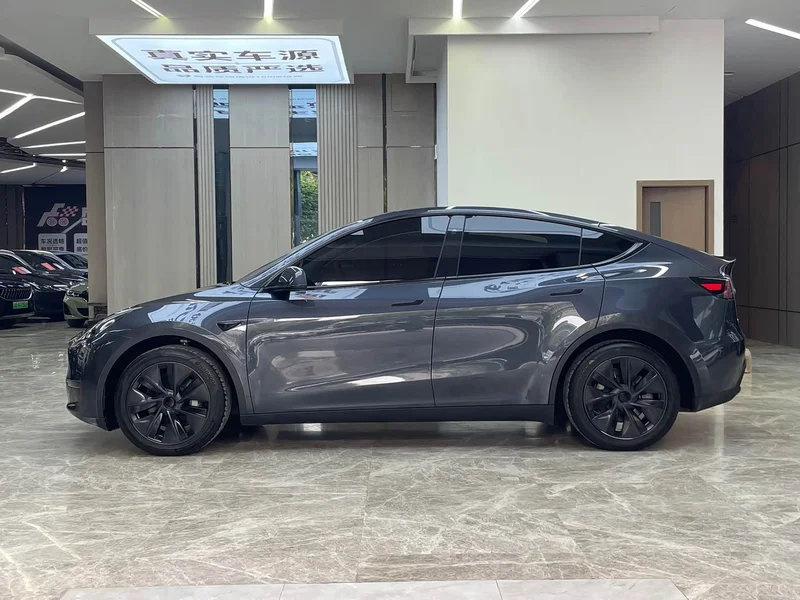 Tesla Model Y — фото 4