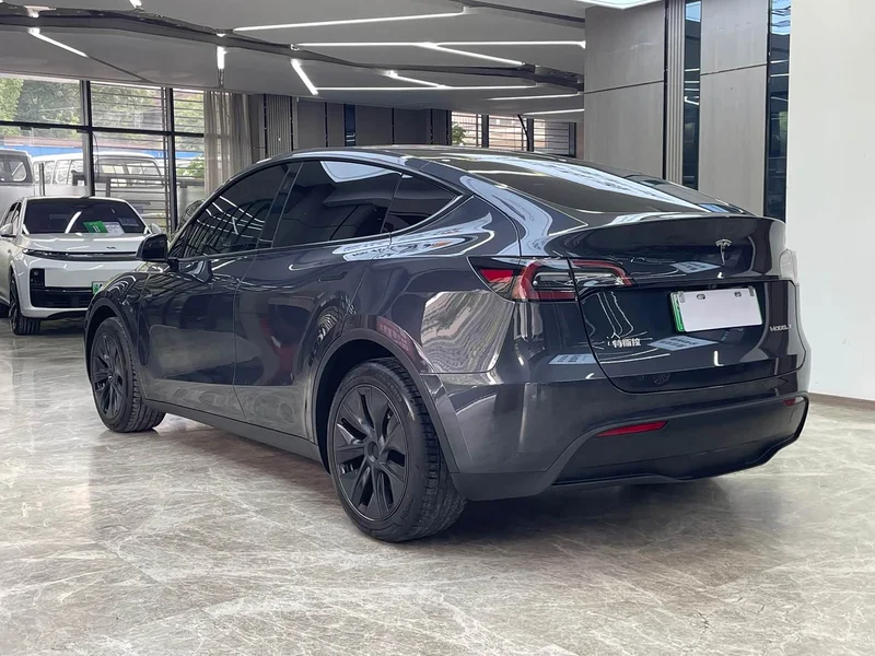 Tesla Model Y — фото 5