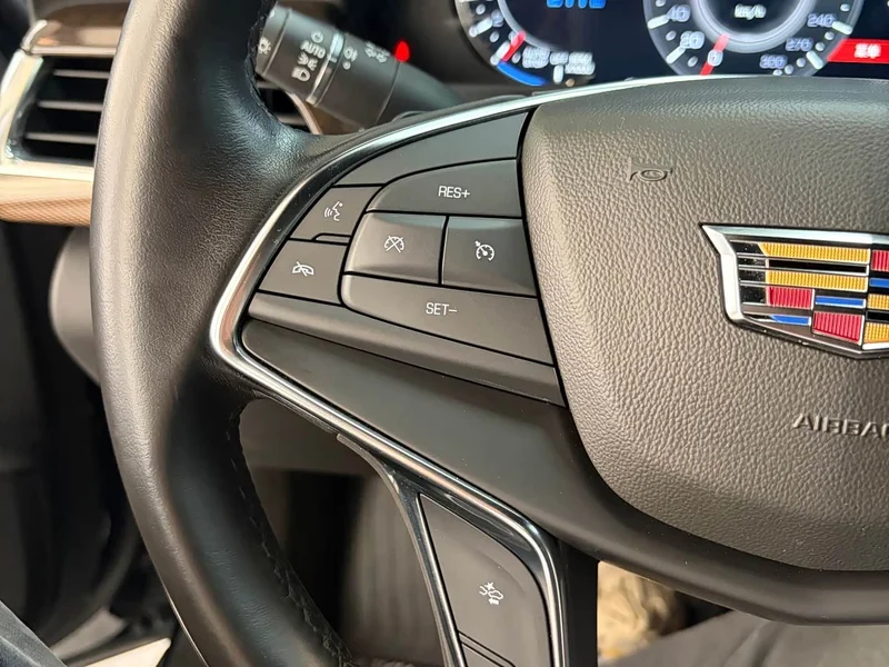 Cadillac CT6 — фото 9