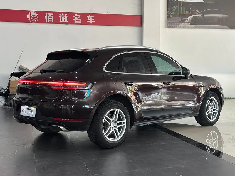 Porsche Macan — фото 18