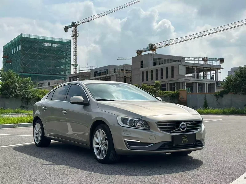 Volvo S60 — фото 3