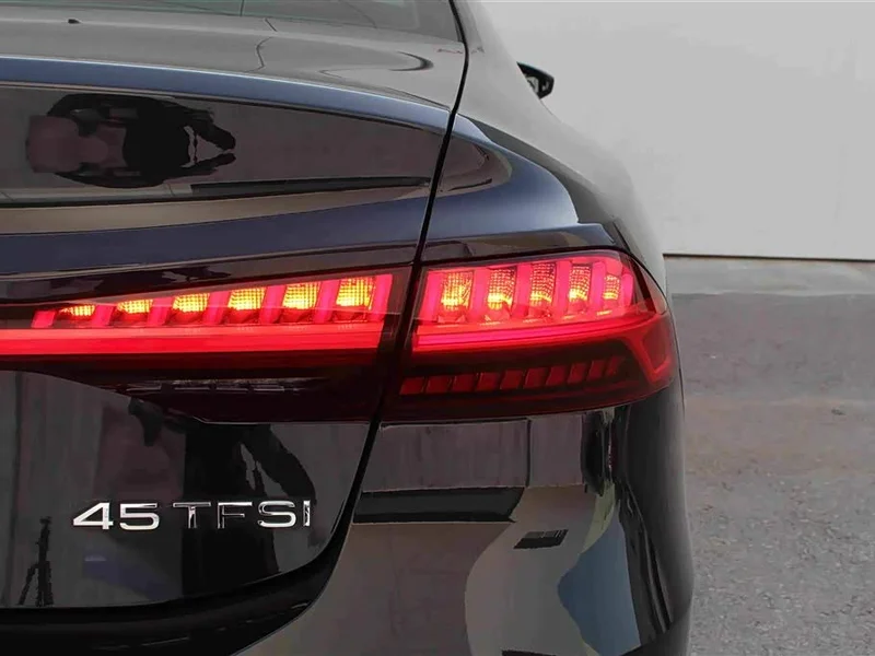 Audi A7L — фото 12