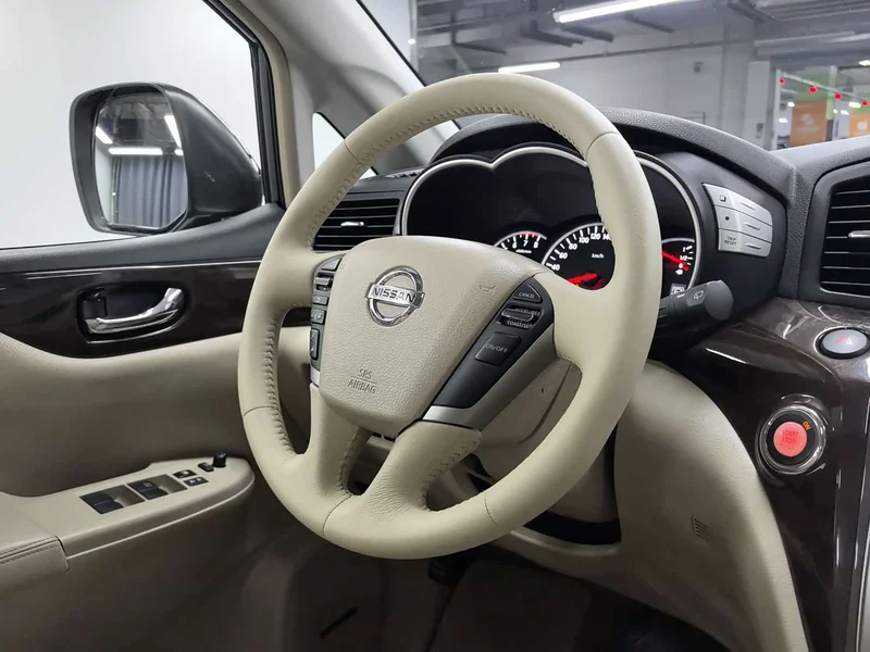 Toyota HiAce GranCabin — фото 10