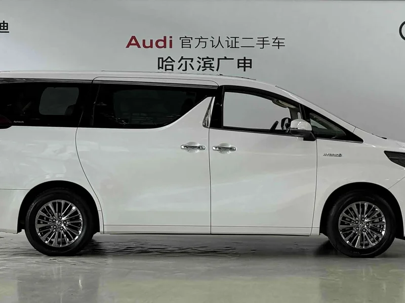 Toyota Alphard — фото 5