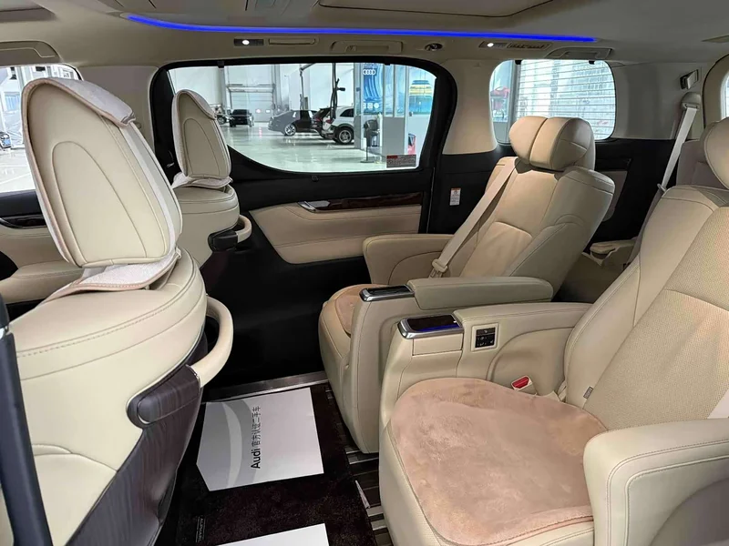 Toyota Alphard — фото 8