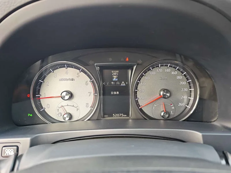 Toyota Crown — фото 12