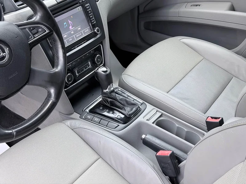 Skoda Superb — фото 11