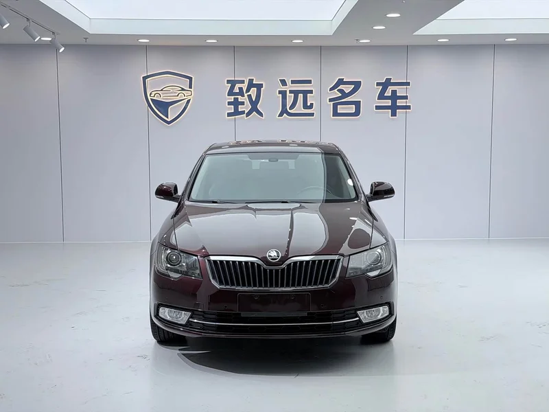 Skoda Superb — фото 2