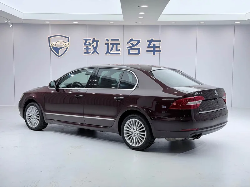 Skoda Superb — фото 4