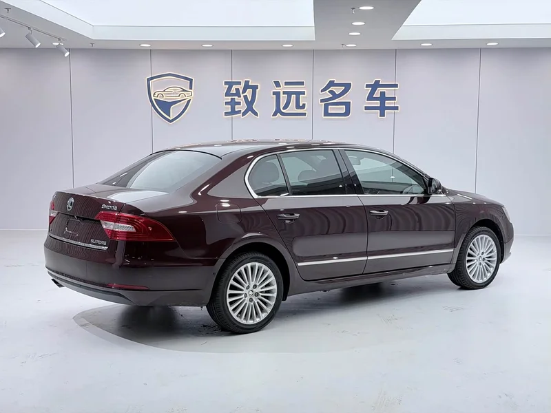 Skoda Superb — фото 6