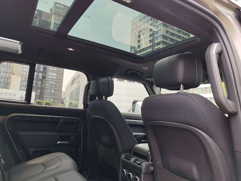 Land Rover Defender — фото 11