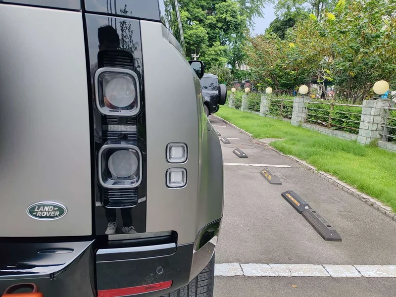 Land Rover Defender — фото 13