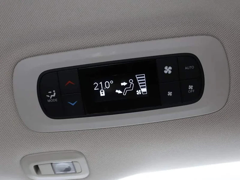 Jeep Grand Voyager (Imported) — фото 16