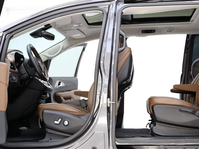 Jeep Grand Voyager (Imported) — фото 6