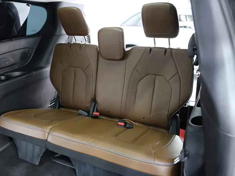 Jeep Grand Voyager (Imported) — фото 9