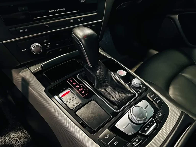 Audi A6L — фото 11