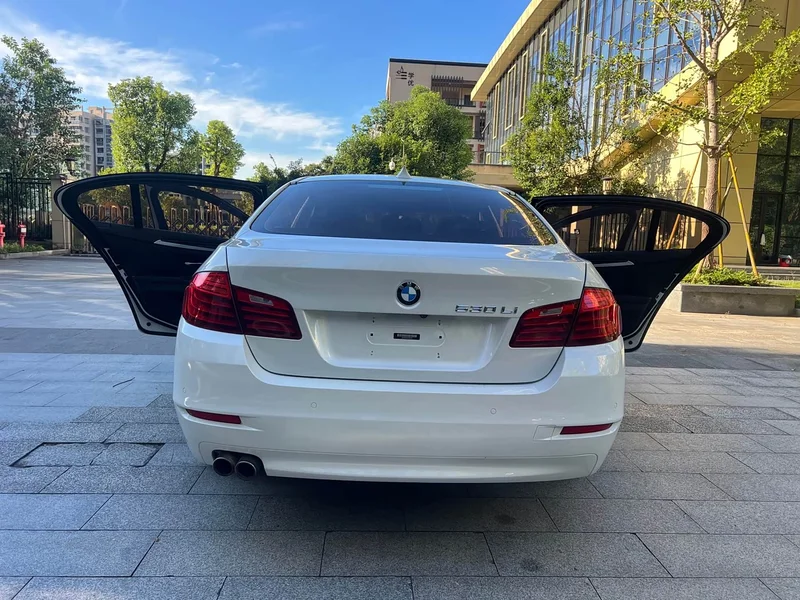 BMW 5-Series — фото 15