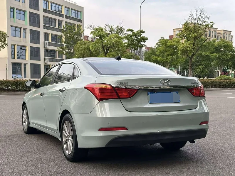 Hyundai Mistra — фото 6