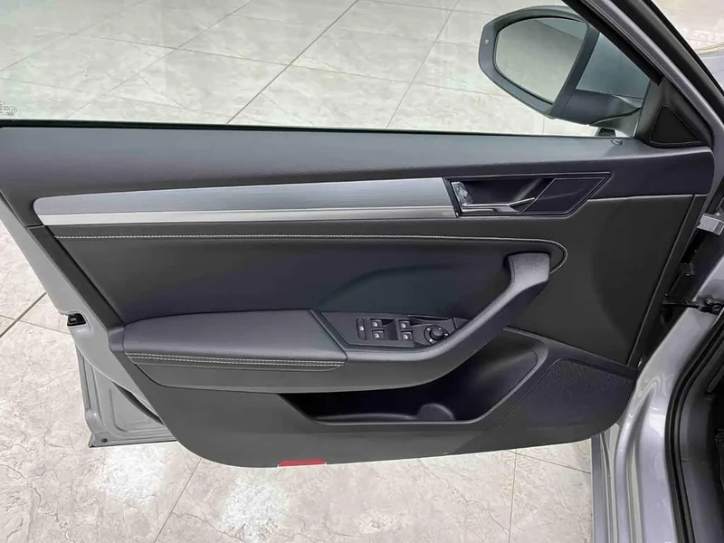 Skoda Superb — фото 15