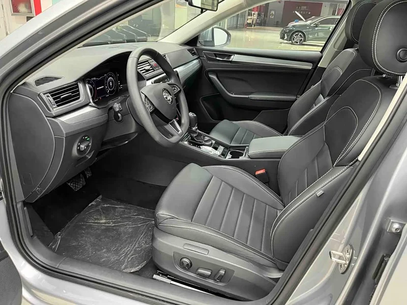 Skoda Superb — фото 16