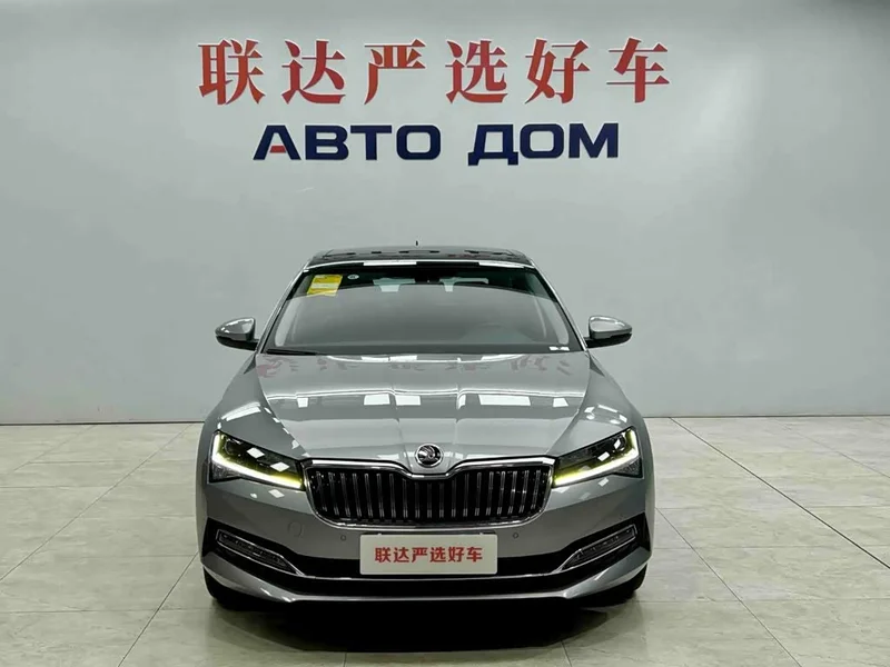 Skoda Superb — фото 2