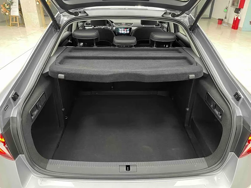 Skoda Superb — фото 21