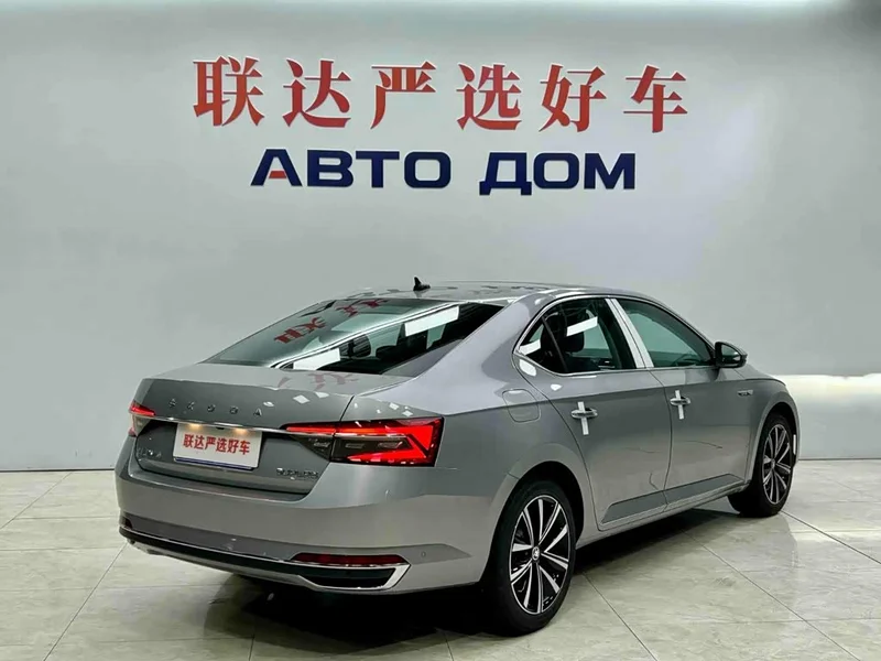 Skoda Superb — фото 6