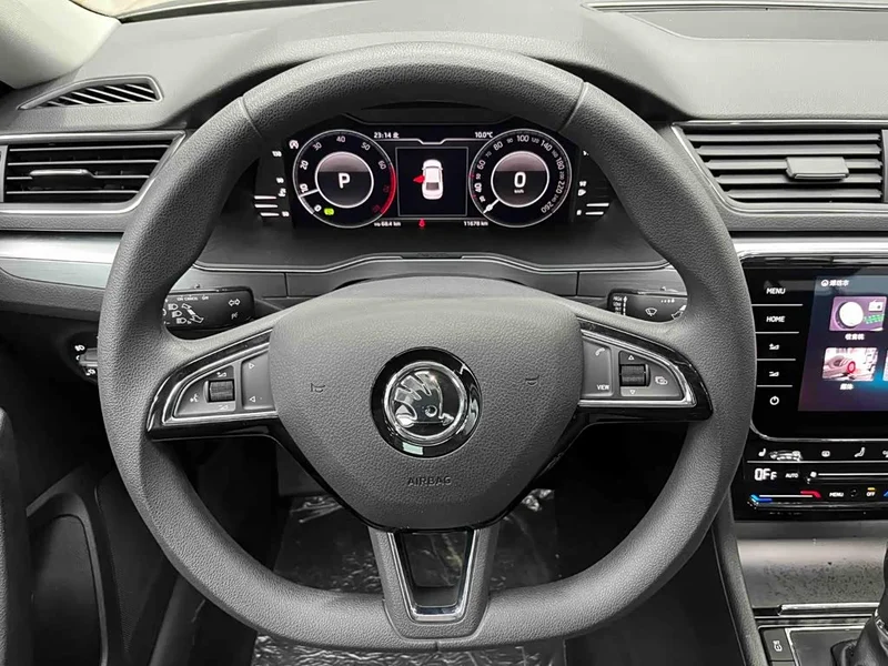 Skoda Superb — фото 8